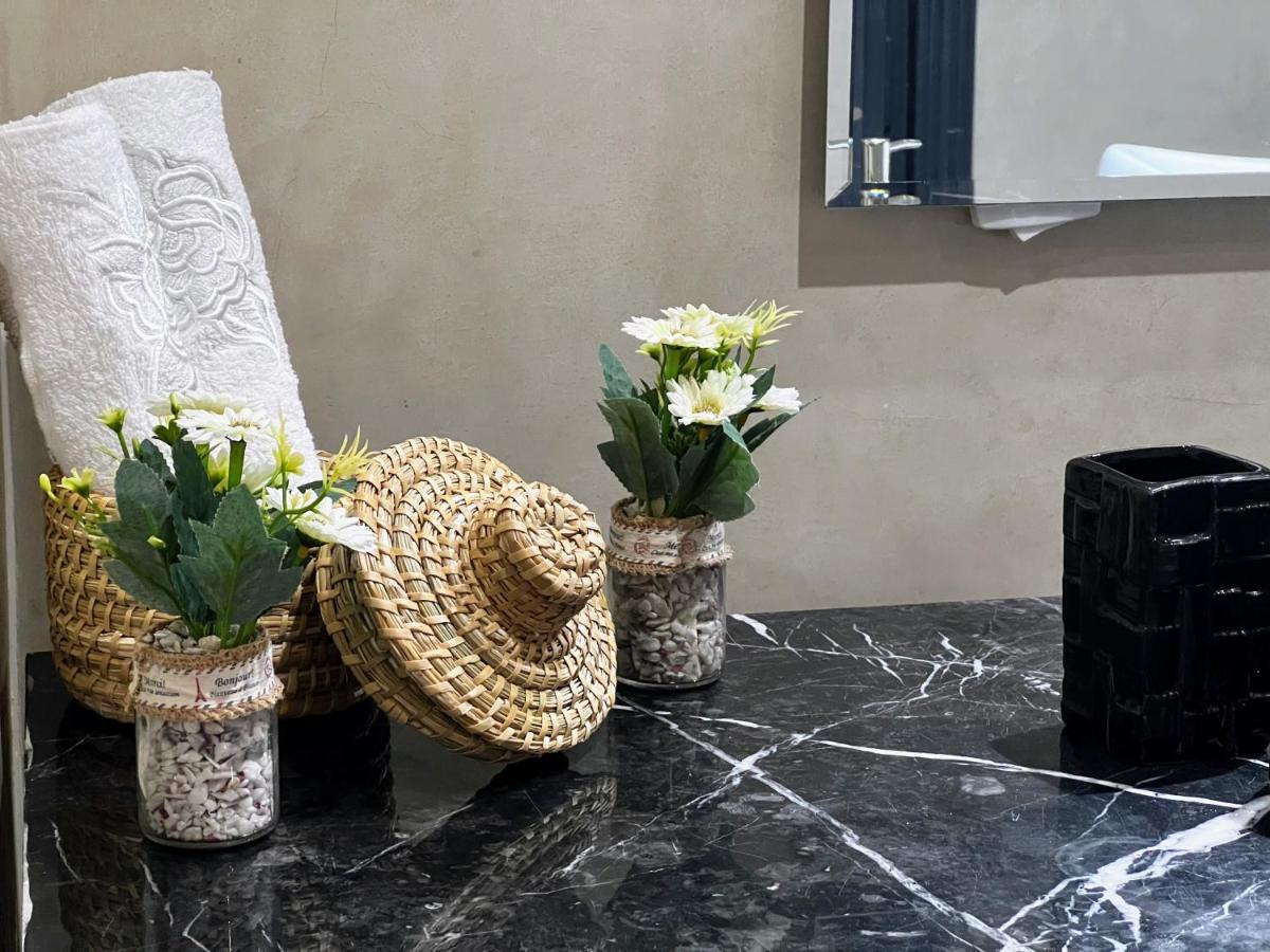 Moderne, Lumineux & Spacieux Avec Balcon -Central -Wifi-Smart Tv-Clim Маракеш Екстериор снимка